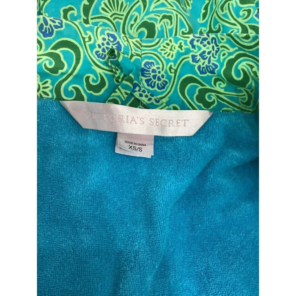 Victoria’s Secret Robe - Picture 5 of 7